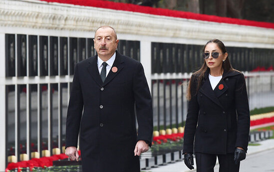 Prezident və xanımı Şəhidlər xiyabanını ziyarət ediblər - FOTO/VİDEO