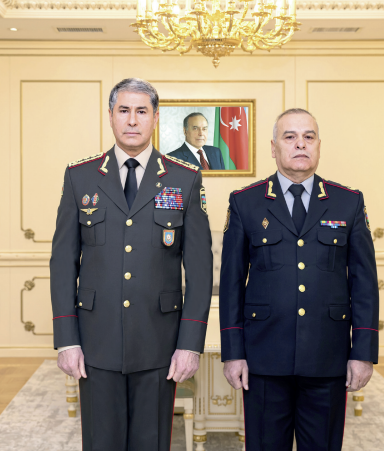 Nazir təqaüdə çıxan generalları yola saldı - FOTO