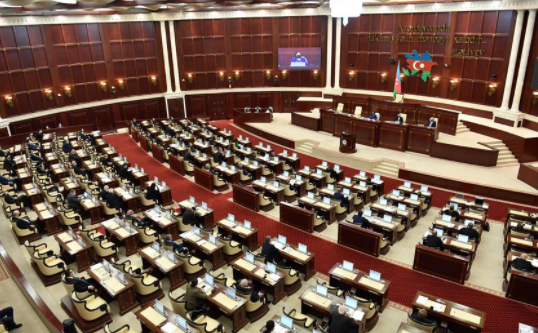 Milli Məclisin yaz sessiyasının ilk iclası başlayıb