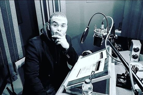 Məşhur aparıcı 20 il sonra bacı və qardaşları olduğunu öyrənib - FOTO