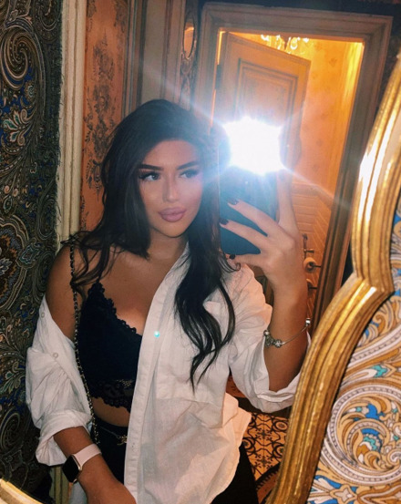 Cəmil Həsənlinin model nəvəsi - Cazibədar fotosessiya