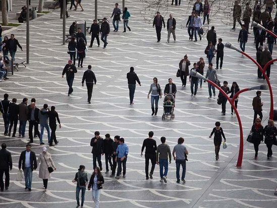 ÜST: Yay aylarına qədər daha normal həyata qayıda bilərik