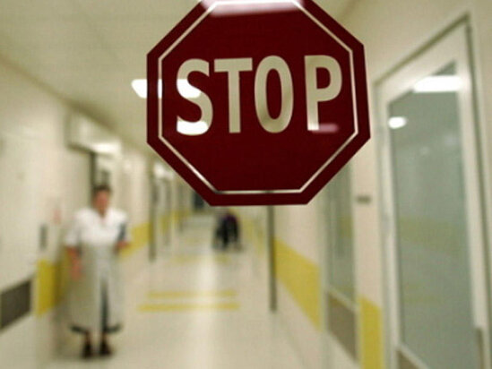 Bakıda özünü yandıran gənc xəstəxanadan qaçdı