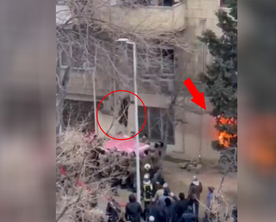 Bakıda binada yanğın: İnsanlar belə xilas edildi - ANBAAN VİDEO