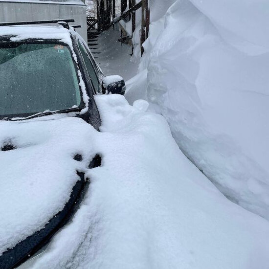 Güclü qar Yaponiyada həyatı iflic edib - FOTO