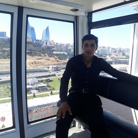 Bakıda tanınmış blogerin başını kəsən əmisi oğlunun FOTOLARI