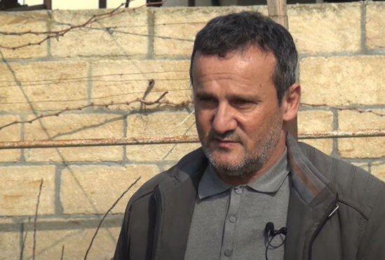 Ailəsi qətlə yetirilən şəxs: "İşgəncə ilə öldürməyəydi gərək, bu yara məndə həmişə qalacaq" - VİDEO