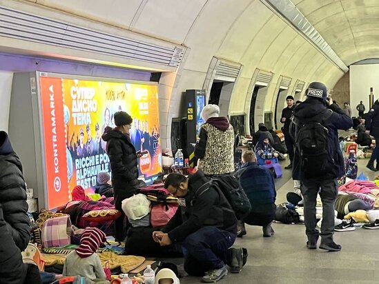 Ukrayna metrosu bu gün... - Fotolar