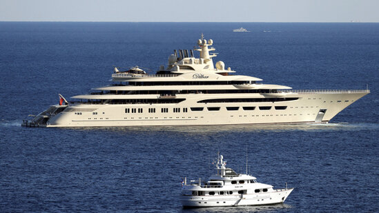 Rus milyarderin 600 milyon dollarlıq yaxtası əlindən alındı - FOTO/VİDEO