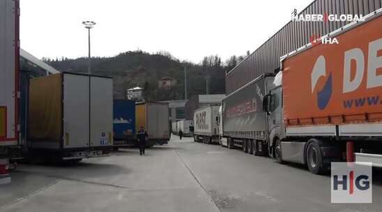 İran Ukrayna TIR-larını sərhəddə saxladı