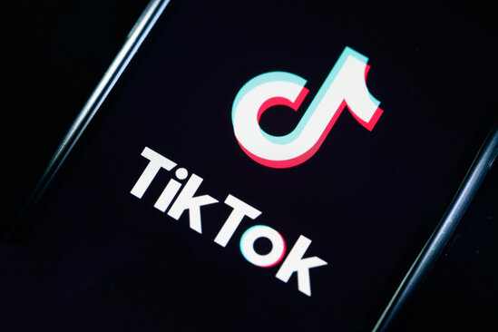 "Tik Tok" Rusiya ərazisi üçün canlı yayım funksiyasını dayandırır