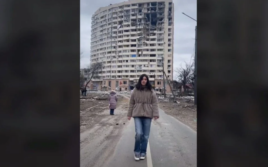 Yeniyetmə sığınacaqdakı görüntüləri ilə məşhurlaşdı - FOTO