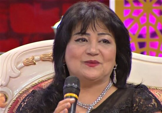 Tanınmış şair: "Ərim məni elə gözəl döydü, dedim, əllərinə qurban olum"