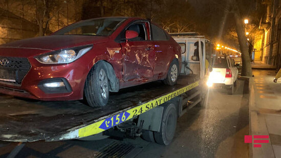 Bakıda hamilə qadın qəza zamanı xəsarət alıb – FOTO