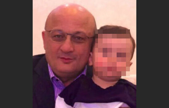 Sol əllə hərbi salam verməsi ilə yadda qalan prokuror işdən ÇIXARILDI - FOTO