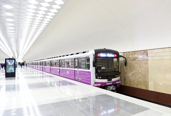 Metroda qatar niyə gecikib? - AÇIQLAMA
