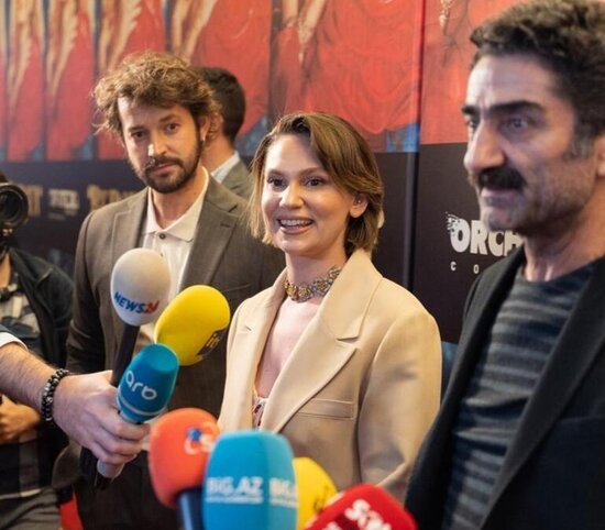 Türk aktrisa Bakıdan gedəndən sonra şikayətləndi... - FOTO