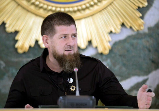 Ramzan Kadırov Mariupola gəldi: Ukraynanın "öldürülüb" dediyi generalla görüşdü - VİDEO