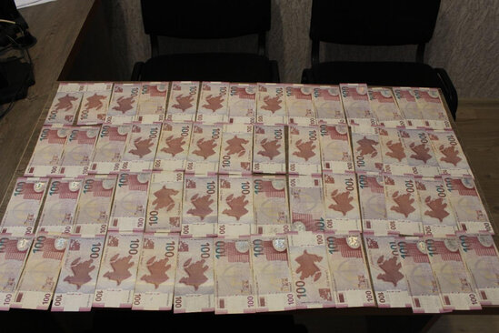"E-manat"dan 32 000 manat oğurlanıb - FOTO