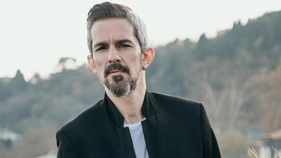 Tanınmış müğənninin anası 9-cu mərtəbədən yıxılaraq öldü - FOTO/VİDEO