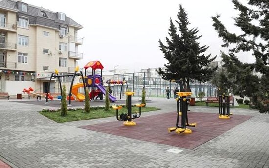 Leyla Əliyeva "Bizim həyət" layihəsi çərçivəsində növbəti həyətin açılışında iştirak edib - FOTO