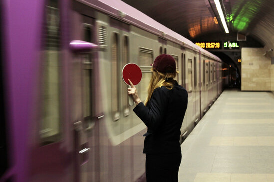 Bakı metrosunda doqquz dəqiqə gecikmə