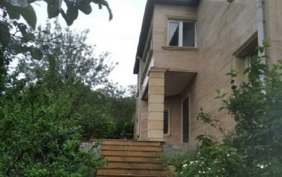 Bakıda bağ evinin həyətindən ölmüş döl tapıldı