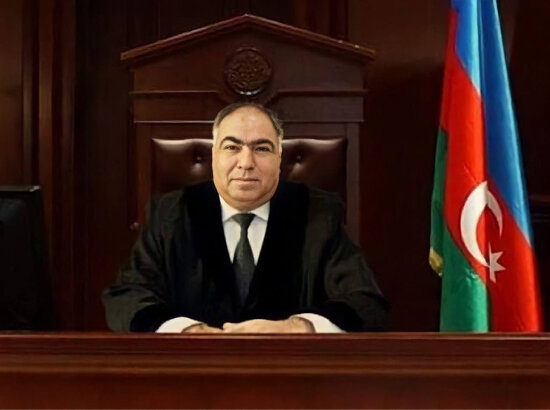 Azərbaycanda məşhur hakim təqaüdə göndərildi