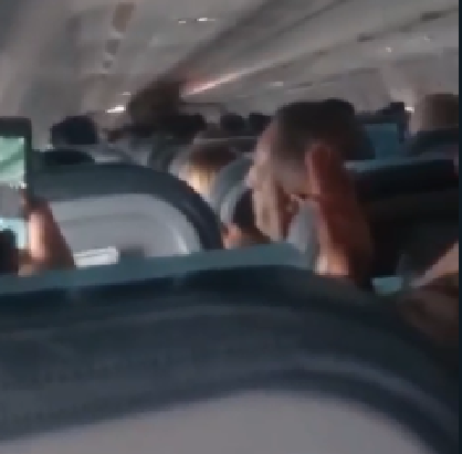 Bakı-Naxçıvan hava reysində TƏHLÜKƏLİ ANLAR - VİDEO