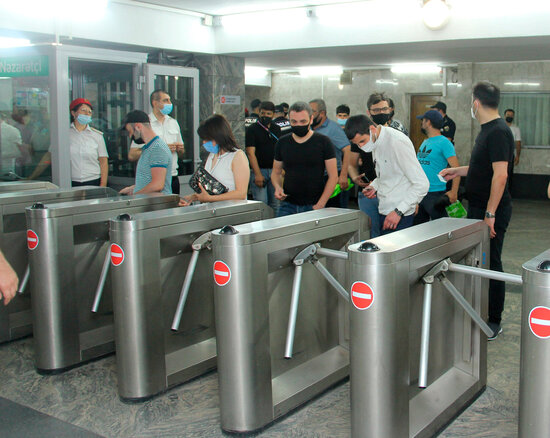 Bakı metrosunda sərnişinlərlə işçilər arasında qalmaqal - AÇIQLAMA