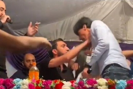 Bakıda toyda meyxanaçılar arasında DAVA - VİDEO