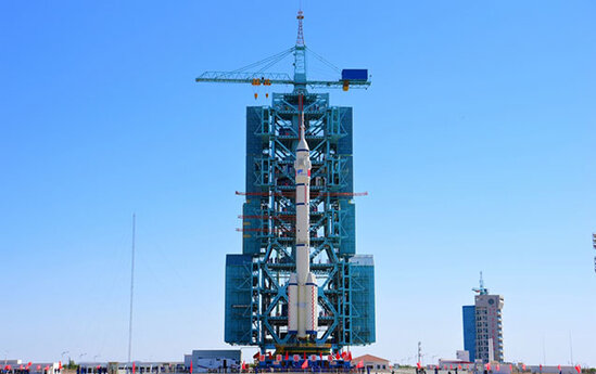 Çin növbəti kosmonavt qrupunu orbitə göndərib