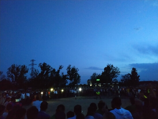 Azərbaycanda telefon işığında final oyunu keçirildi - FOTO