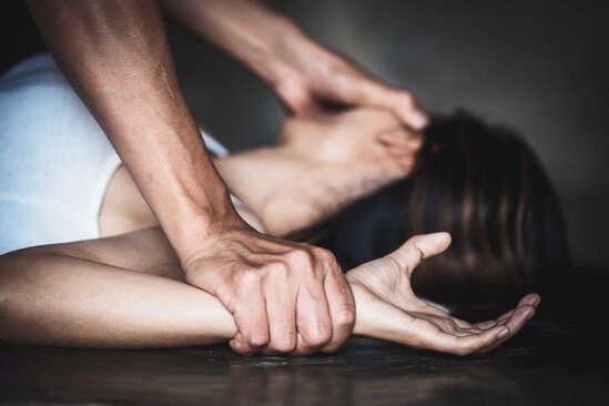 Kişi zorlayıb öldürdüyü qızın cəsədi üzərinə beton tökdü - VİDEO