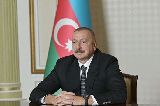 Azərbaycan Prezidenti Daşkənddə Müstəqillik abidəsini ziyarət edib