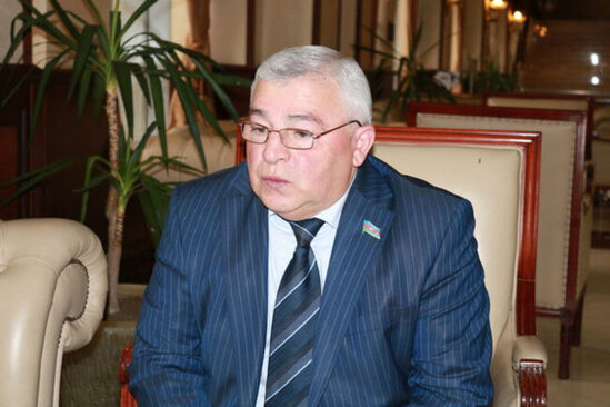 Deputat: "Hökumət quru sərhədlərin açılması üçün işlərə başladı"