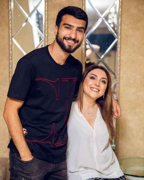 Mahir Emreli anası ilə görüntülərini paylaşdı - FOTO