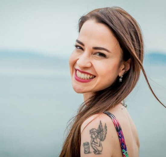 Tanınmış aktrisanın üzünü it parçaladı - 37 tikiş vuruldu - FOTO