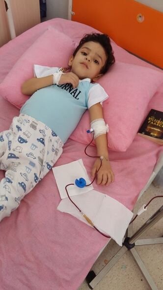 Beş yaşlı Əfrasiyabın anası: "Oğlumu ölməyə qoymayın" - FOTO