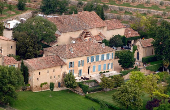 Malikanəsində bir il xəzinə axtaran Bred Pitt: "Özümü səfeh kimi hiss etdim" - FOTO