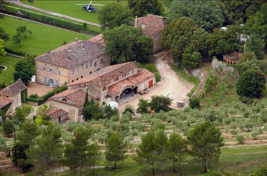 Malikanəsində bir il xəzinə axtaran Bred Pitt: "Özümü səfeh kimi hiss etdim" - FOTO