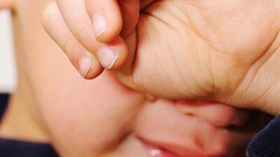 Qadınlar internetlə uşaq satmaq istədi