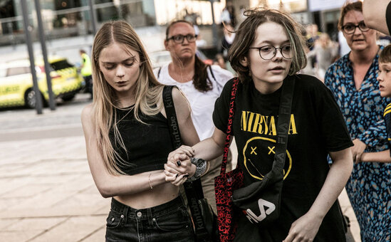 Kopenhagendə ticarət mərkəzində atışma: Ölənlər var - FOTO