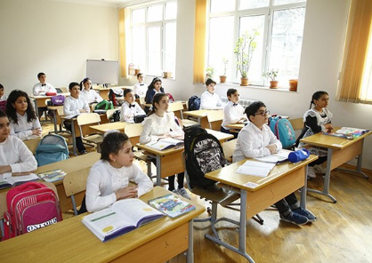 Gəncə məktəbindəki qalmaqal böyüyür