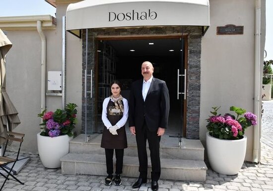 İlham Əliyev Ramana qəsəbəsində görülən abadlıq işləri ilə tanış olub - FOTO/VİDEO