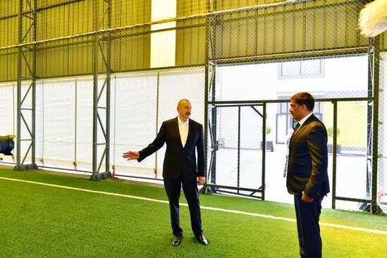 İlham Əliyev Ramana qəsəbəsində görülən abadlıq işləri ilə tanış olub - FOTO/VİDEO