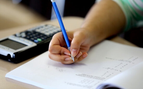 İmtahandan keçmək üçün 5500 manata "dua" yazdırdı