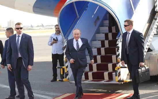 Putin hərəkət etməkdə çətinlik çəkir? - VİDEO