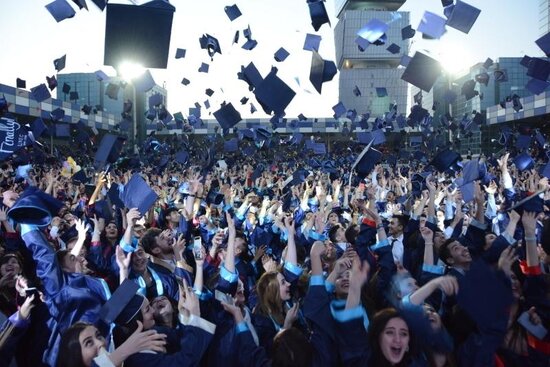 MƏZUN GÜNÜNDƏ it insanlara hücum etdi-VİDEO