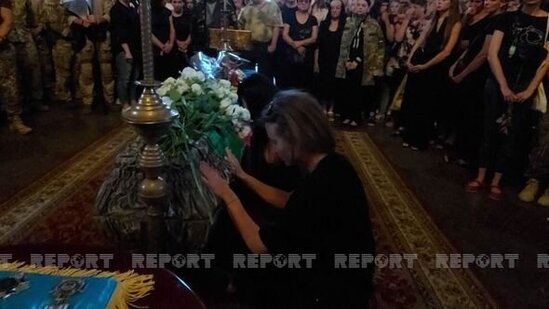 Rusiya-Ukrayna müharibəsində həlak olan azərbaycanlı teleaparıcı dəfn olundu - FOTO